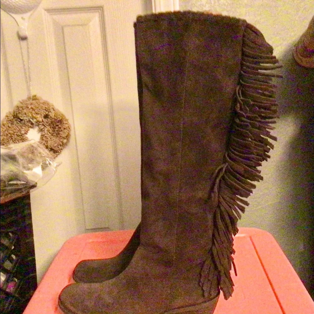 REBA - Picture 2 of 5